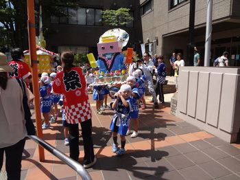 園での生活　平成29年度　夏祭り（練り歩き）4