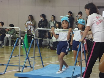 園での生活　平成29年度　運動会_クラス競技_クラス競技_ひまわり02