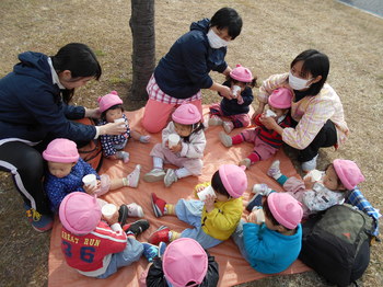 園での生活　平成29年度　園外保育（すみれぐみ）1